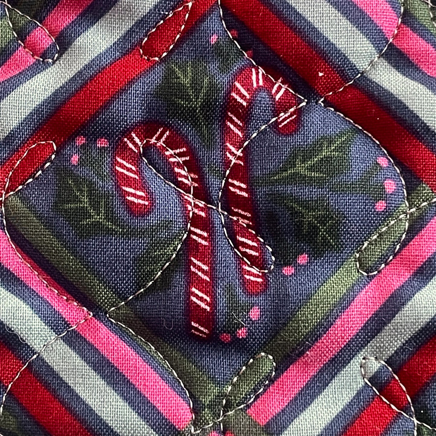 Modern Christmas Quilted Placemat Mat, Winter Christmas Ornaments Quilted Mug Rug, Holiday Snack Mat, Handcrafted Christmas Tree Placemat