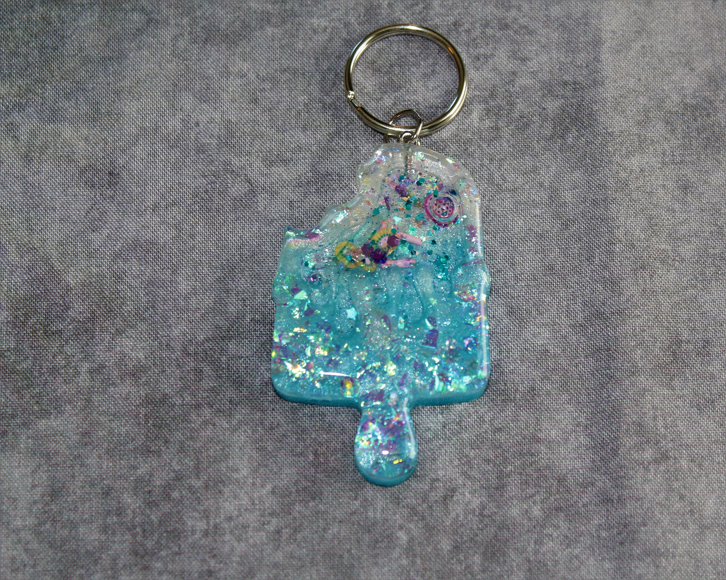Kiwi Popsicle Resin Shaker Keychain, Glitter Resin Keychain, Fruit Resin Charm, Popsicle Keychain Gift, Blue Keychain, Fruit Popsicle Charm