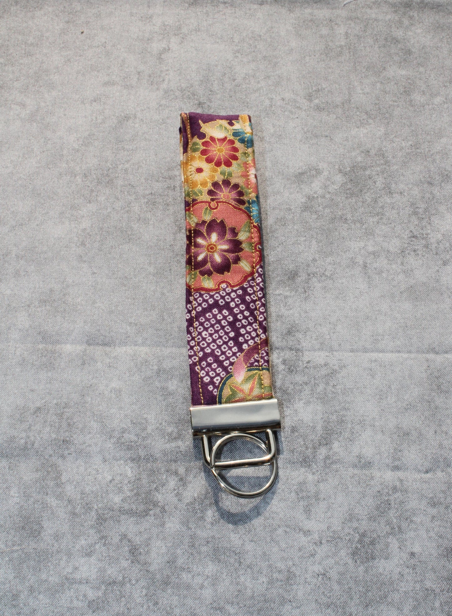 Purple Flower Keychain, Chrysanthemum Key Fob, Cream and Purple Wristlet, Floral Keyfob, Short Flower Lanyard and Key Ring, Stocking Stuffer