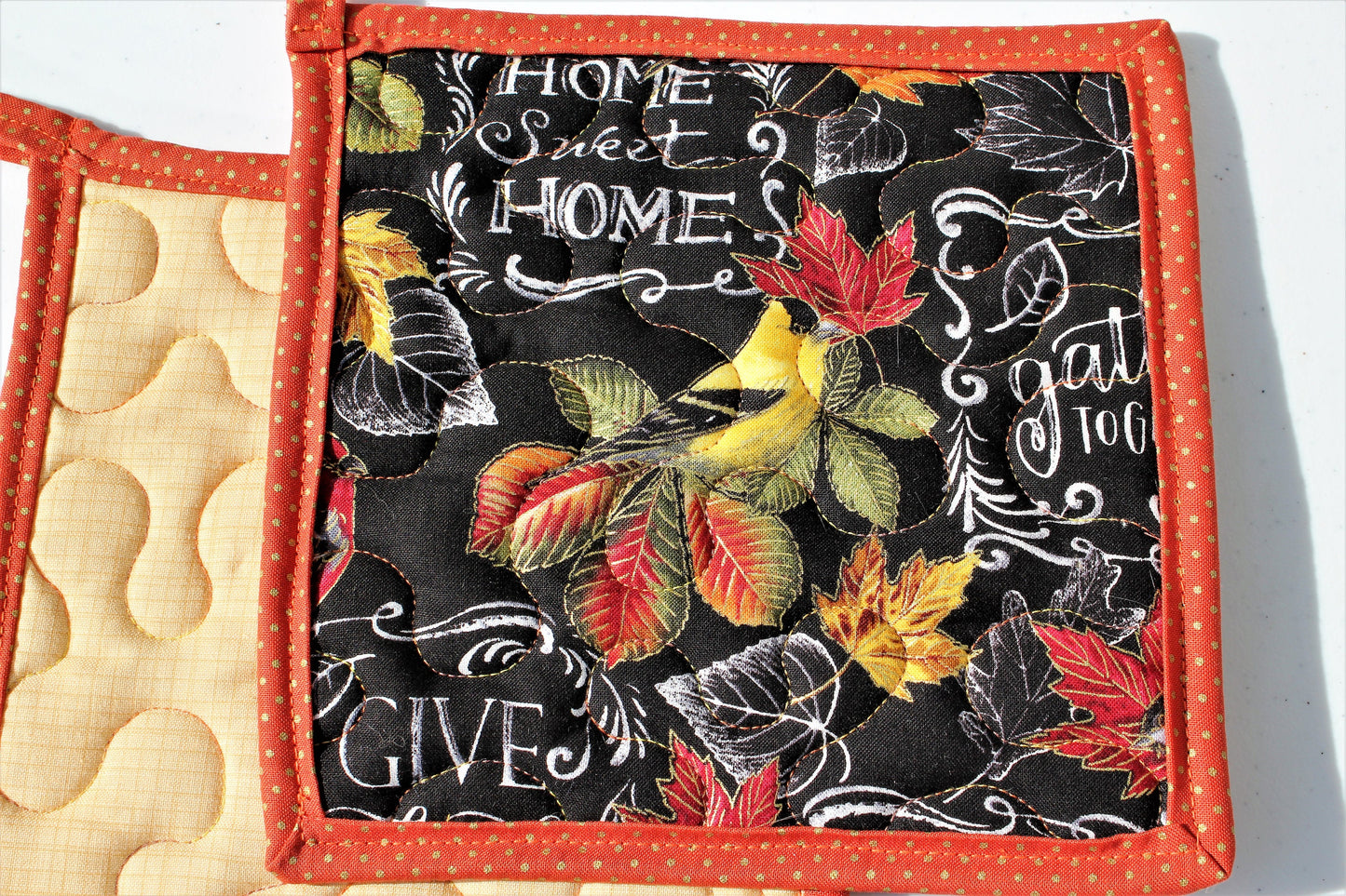 Set of 2 Cardinal Bird Potholders, Fall Leaves Hot Pads, Quilted Insulated Autumn Pot Holders, Finch Trivets, Fall Leaves and Birds Hot Pads