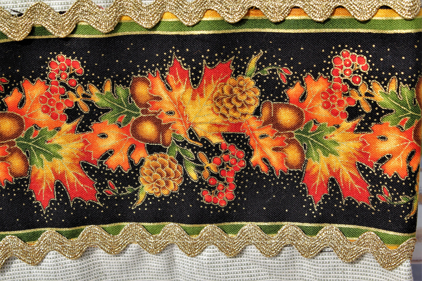 Fall Leaves and Acorns Tea Towel, Hanging Thanksgiving Towel, Autumn Dish Towel, Kitchen Towel, Bathroom Decorative Towel, Fall Leaf Decor