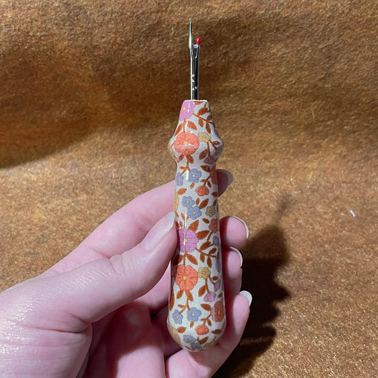 Tilda White Floral Seam Ripper