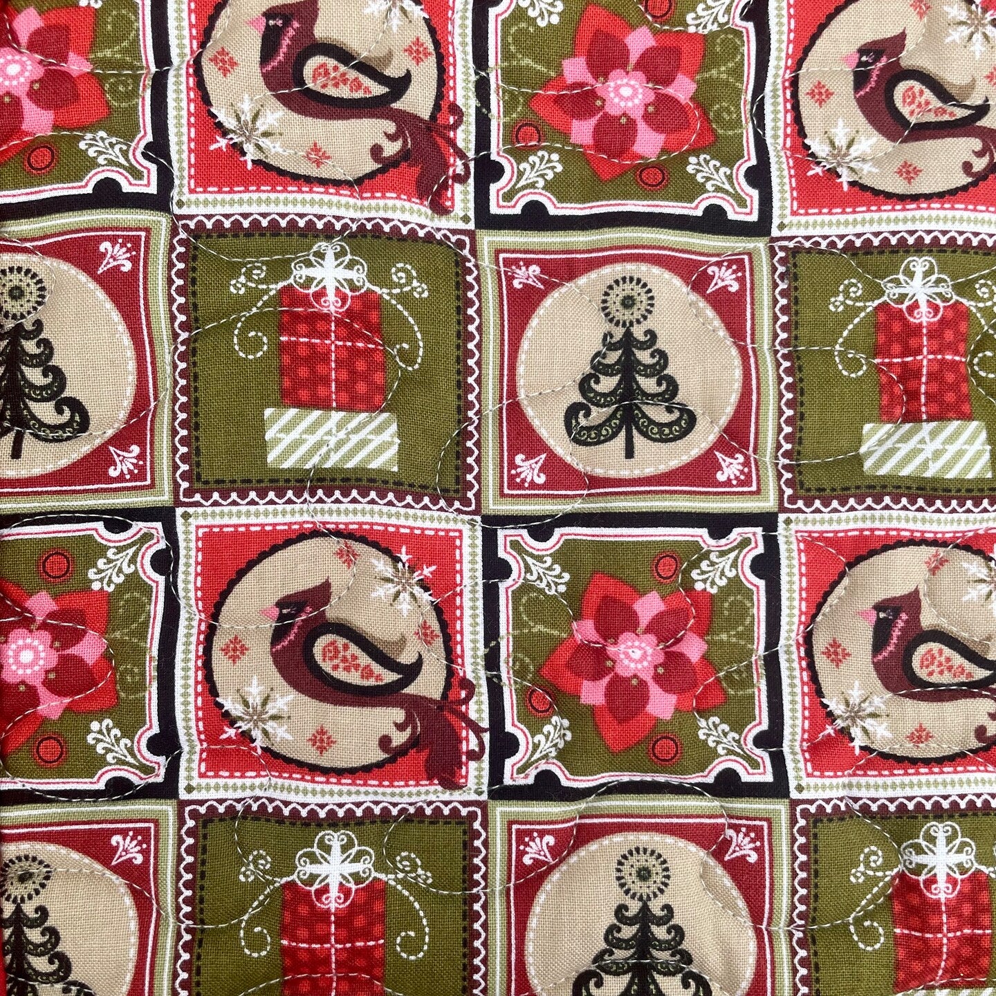 Rustic Christmas Quilted Potholders Set of 2, Christmas Cardinal Hot Pads, Holiday Quilted Pot Holders, Insulated Christmas Quilted Trivet