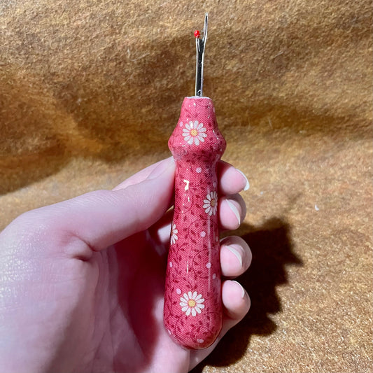 Tilda Red Daisy Seam Ripper