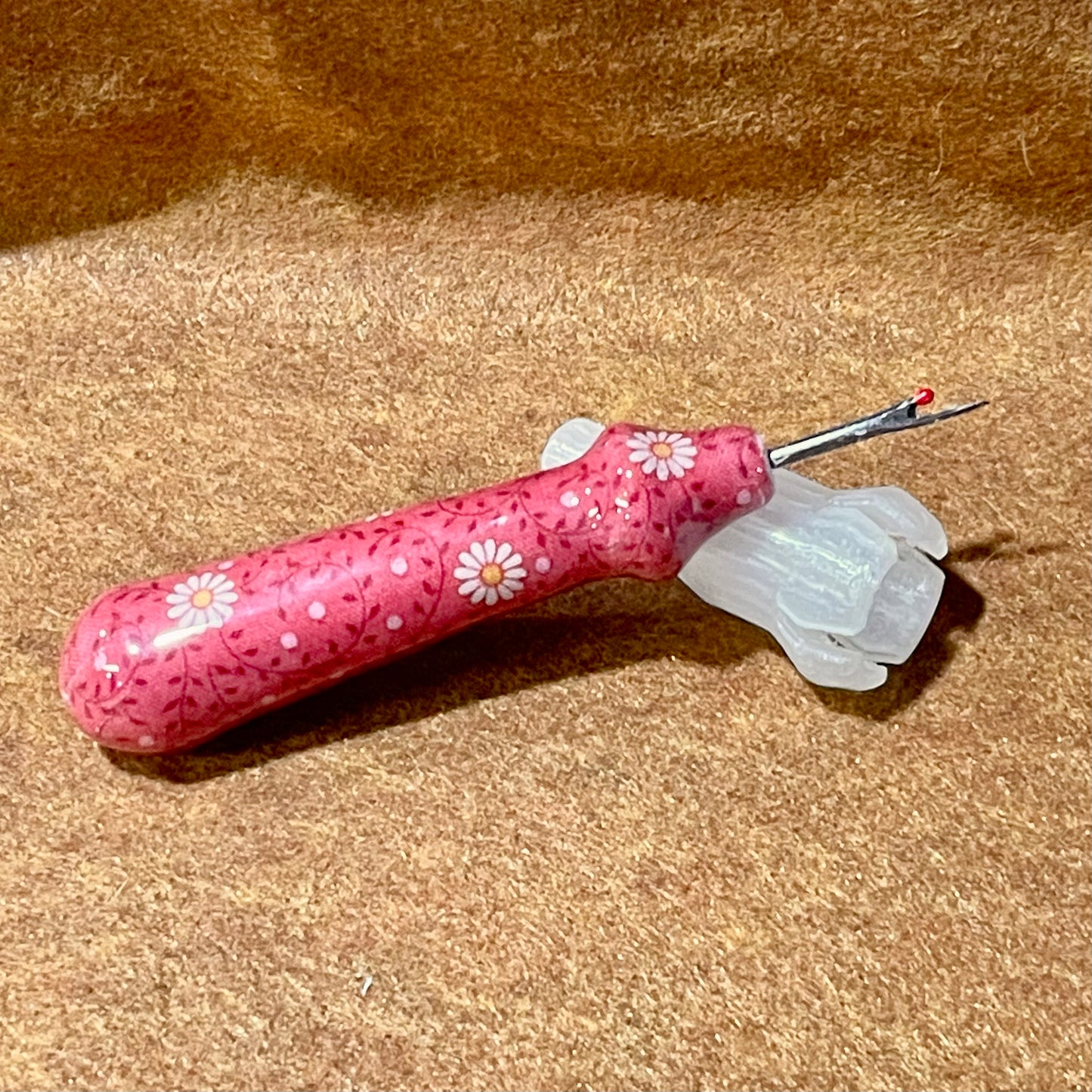 Tilda Red Daisy Seam Ripper
