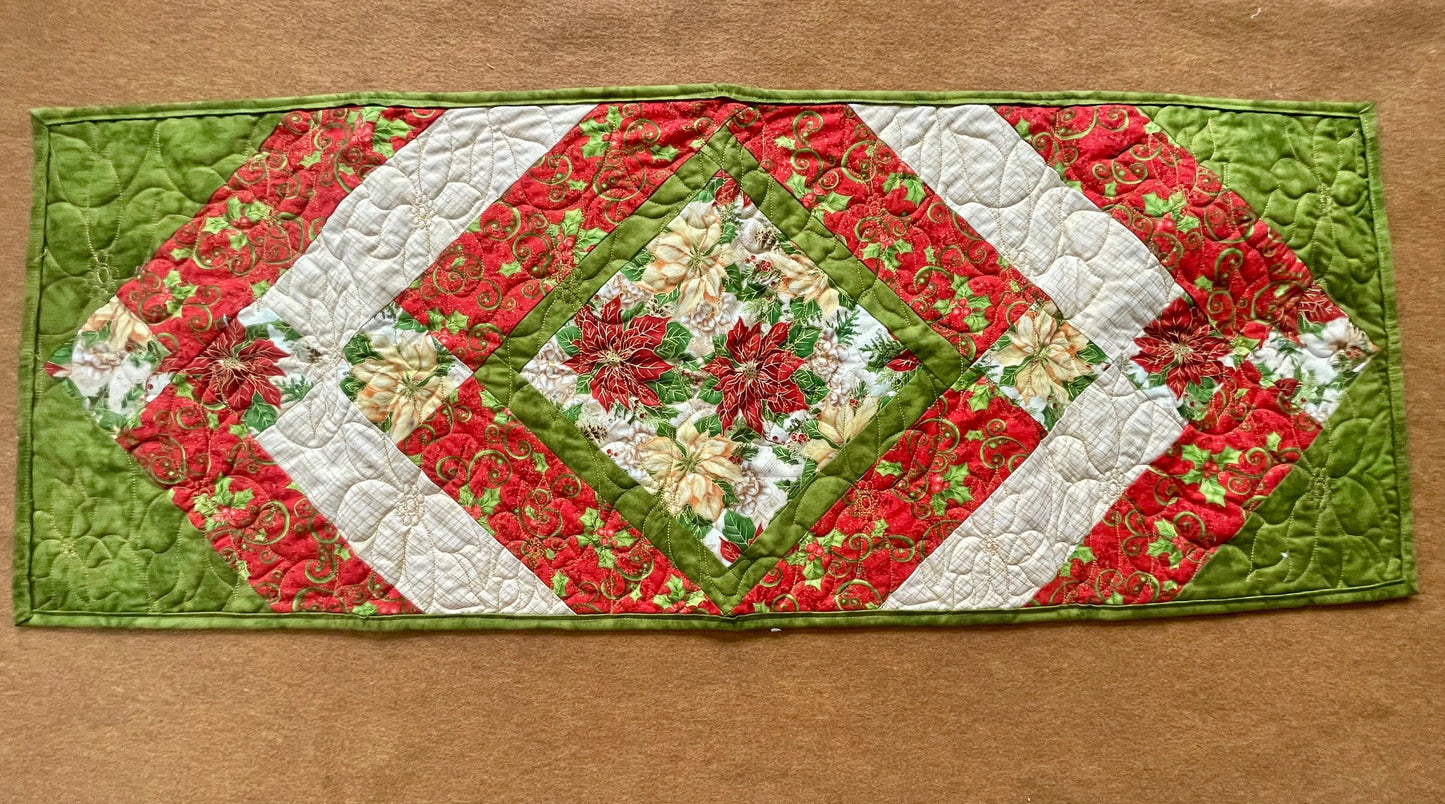 Christmas Poinsettia Table Runner, Holiday Quilted Runner, Holly Berry Table Cover, Christmas Mistletoe Tableware, Holiday Table Protector