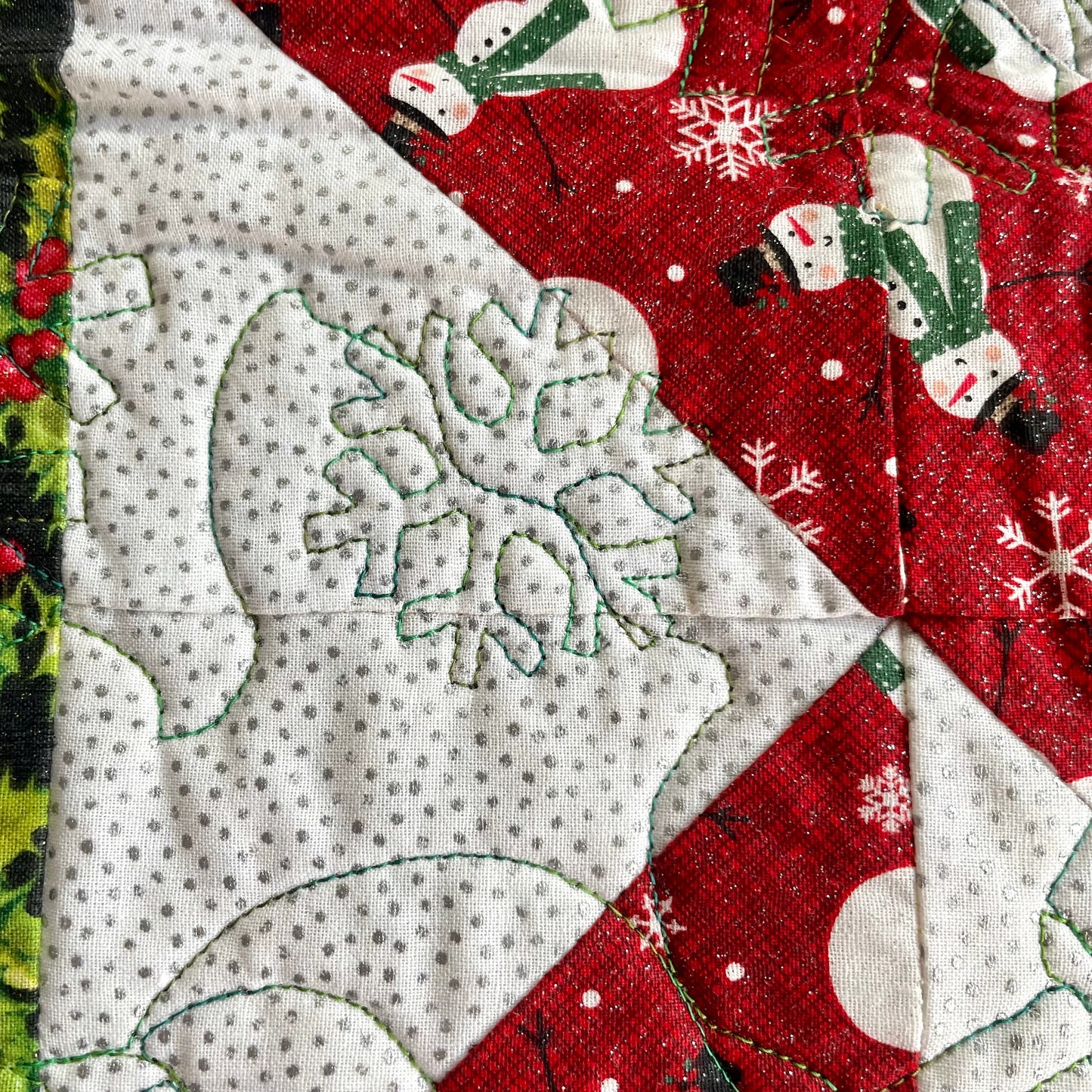 Christmas Snowman Table Runner, Winter Holiday Table Cover, Christmas Table Topper, Holly Berry Kitchen Decor, Red and Green Table Protector