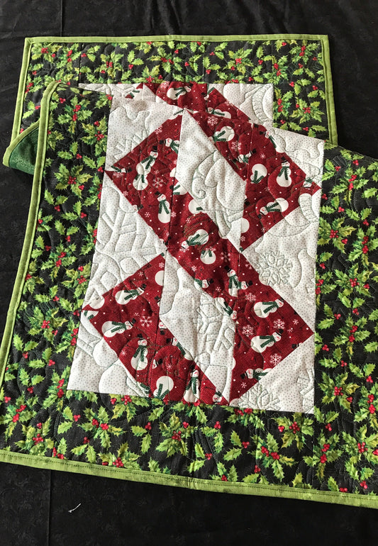 Christmas Snowman Table Runner, Winter Holiday Table Cover, Christmas Table Topper, Holly Berry Kitchen Decor, Red and Green Table Protector