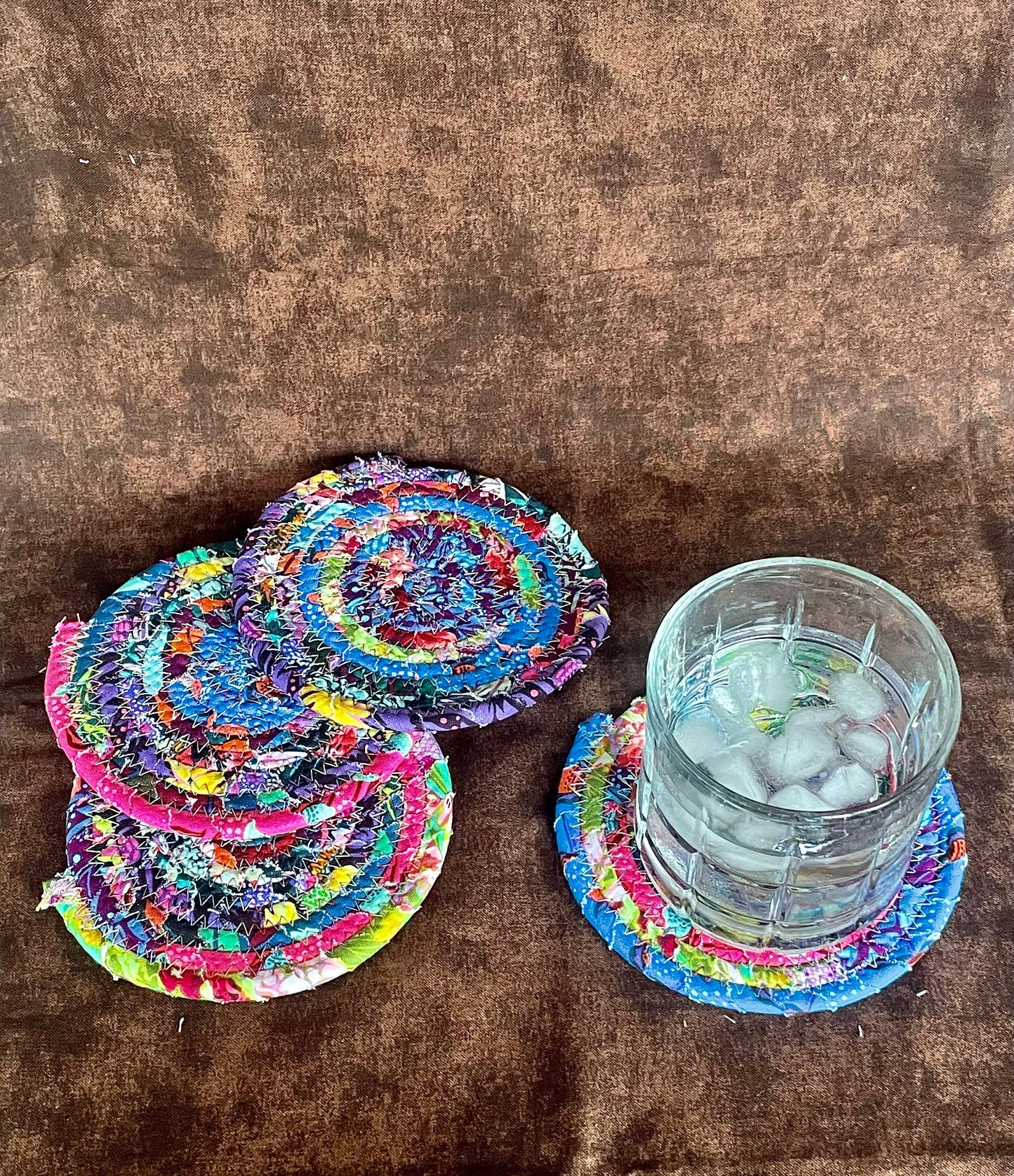 Colorful Floral Clothesline and Fabric Coaster Set of 4, Oversized Quilted Circle Coaster, Rolled Rope Large Coaster, Quilted Kitchen Trivet